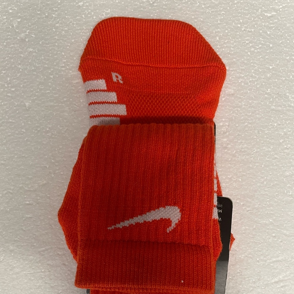 NWOT Nike Elite Basketball Socks, Crew, 1 Pair, Orange & White, Still Attached